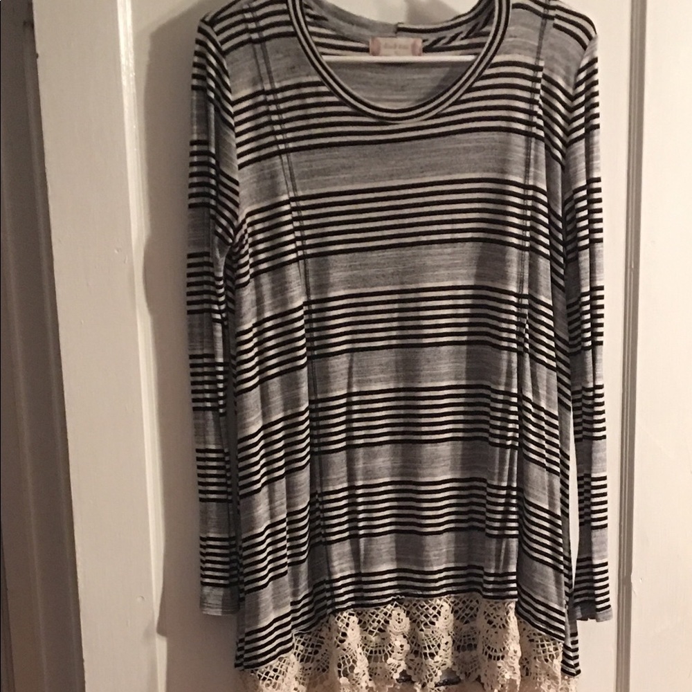 Altar'd State Top Size Medium